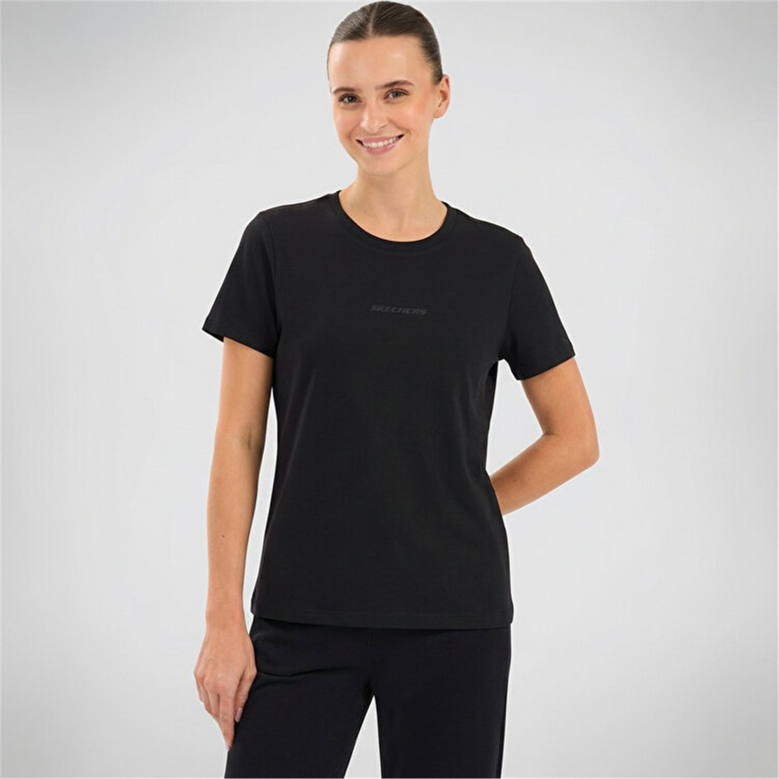 SKECHERS W Essential Crewneck T-Shirt Tişört Modeli KADIN