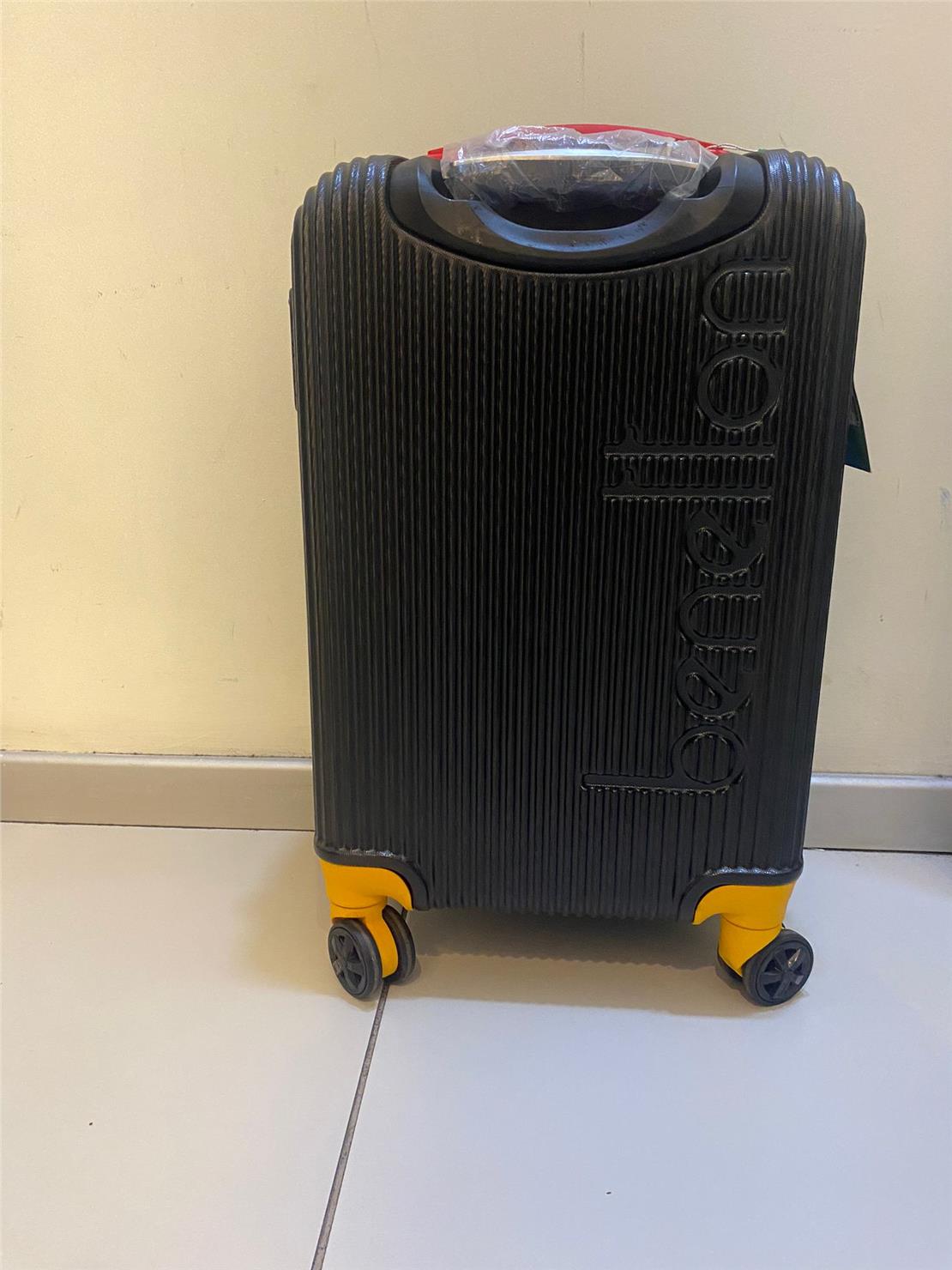 BENETTON TROLLEY 50 CM SIYAH Çanta Cüzdan Modeli 
