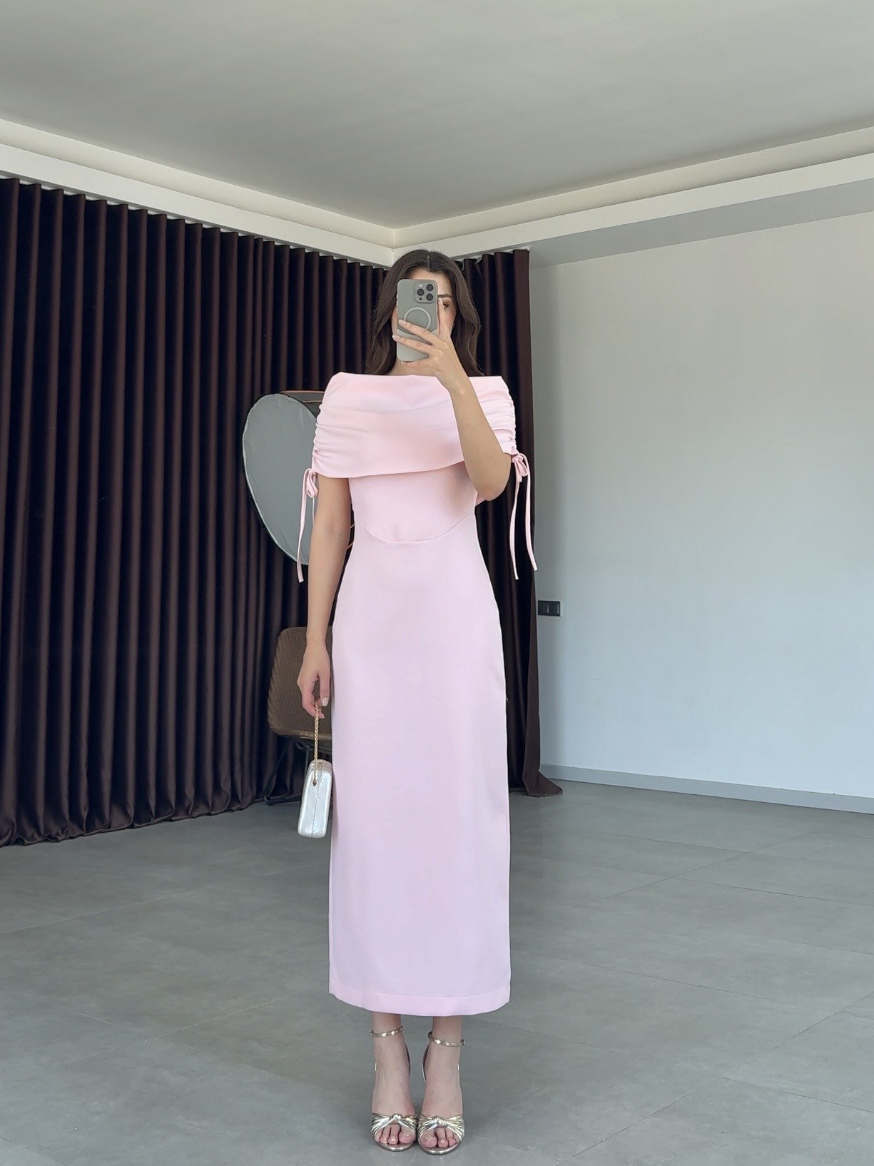 Anya Yaka Detaylı Midi  Elbise- Pembe