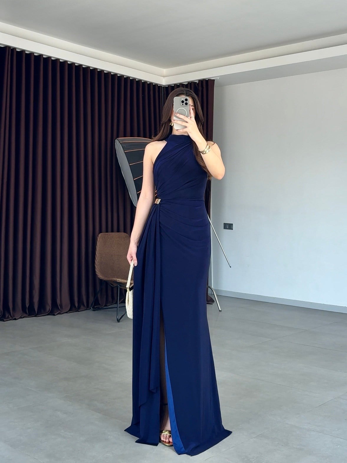 Lacivert Halter Yaka Beli Tokalı Abiye Elbise