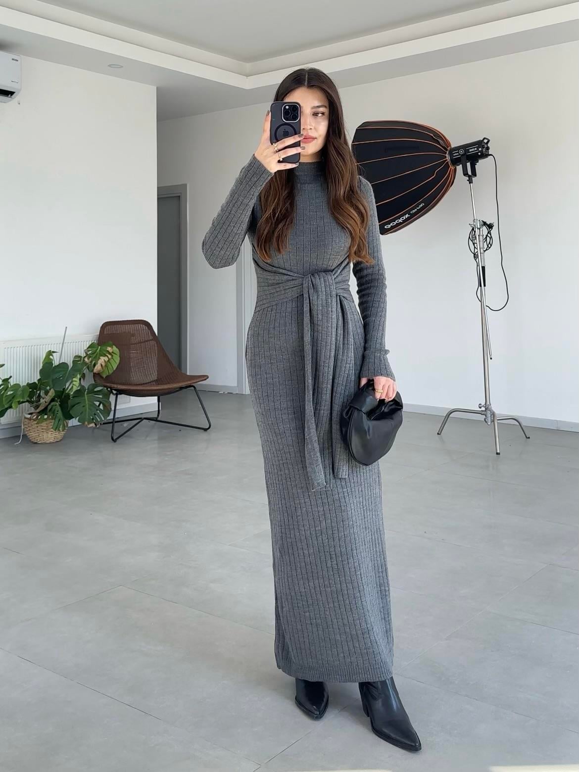KOYU GRİ ÖNÜ BAĞLAMALI MAXİ ELBİSE 