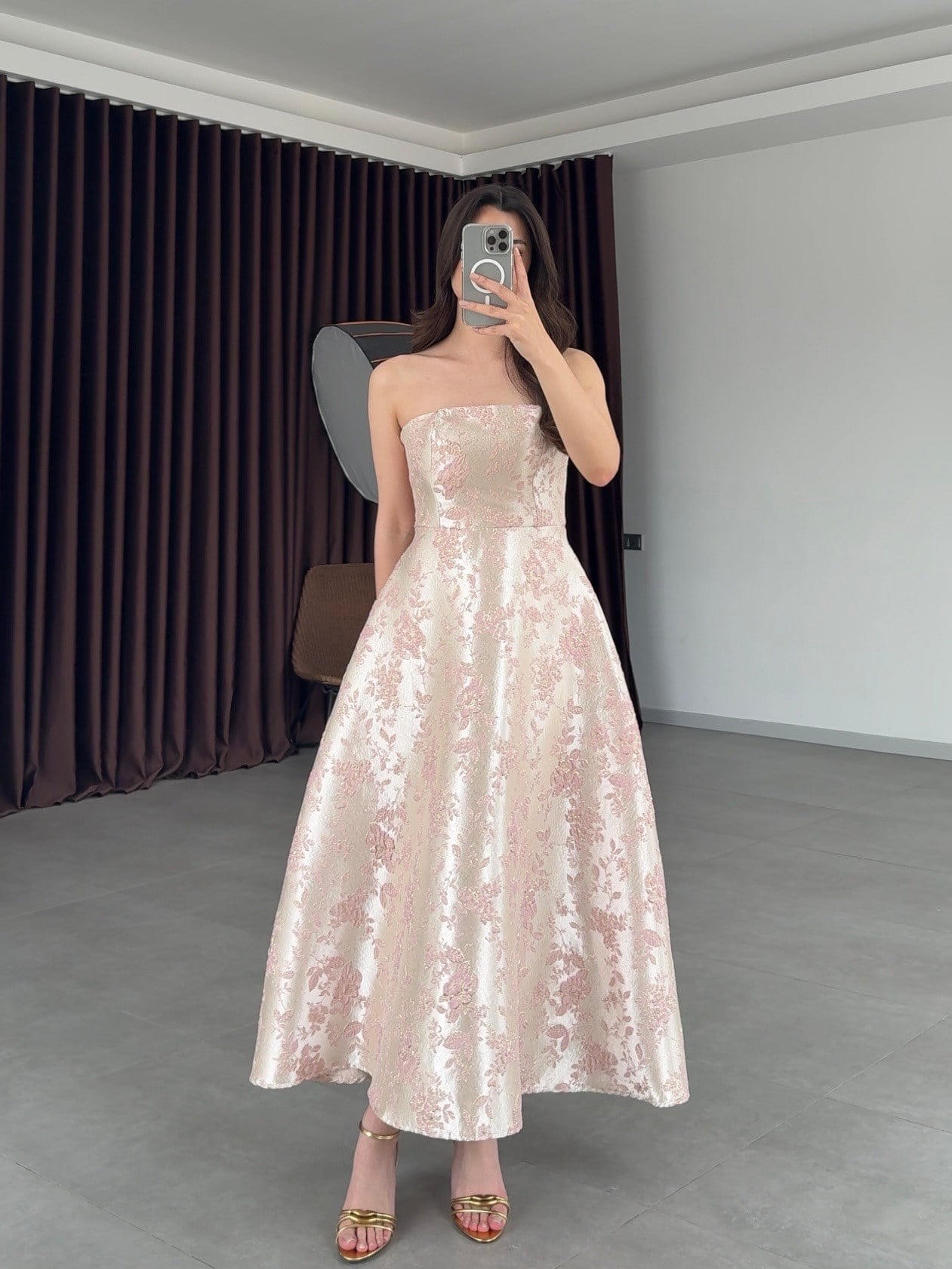 Rose Gold Jakarlı Straplez Elbise