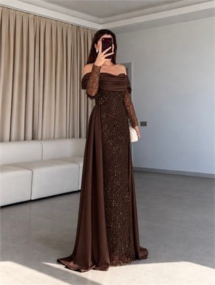 Diore Kristal Taşlı Saten Pelerin Detaylı Abiye Elbise- Kahve