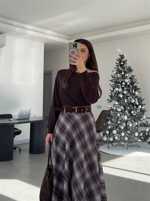 Kayık Yaka Kuş Gözü Detaylı Yumoş Bluz