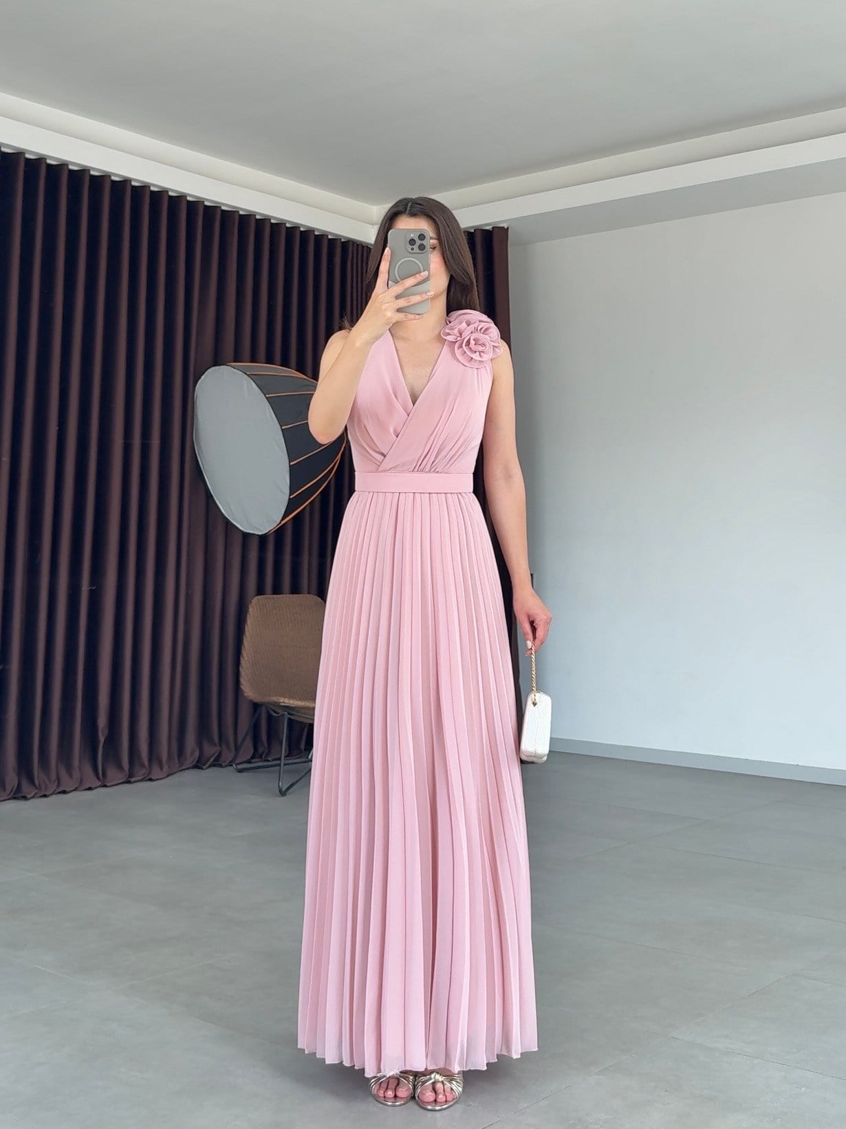 Angel Gül Broşlu Piliseli Elbise - Pembe