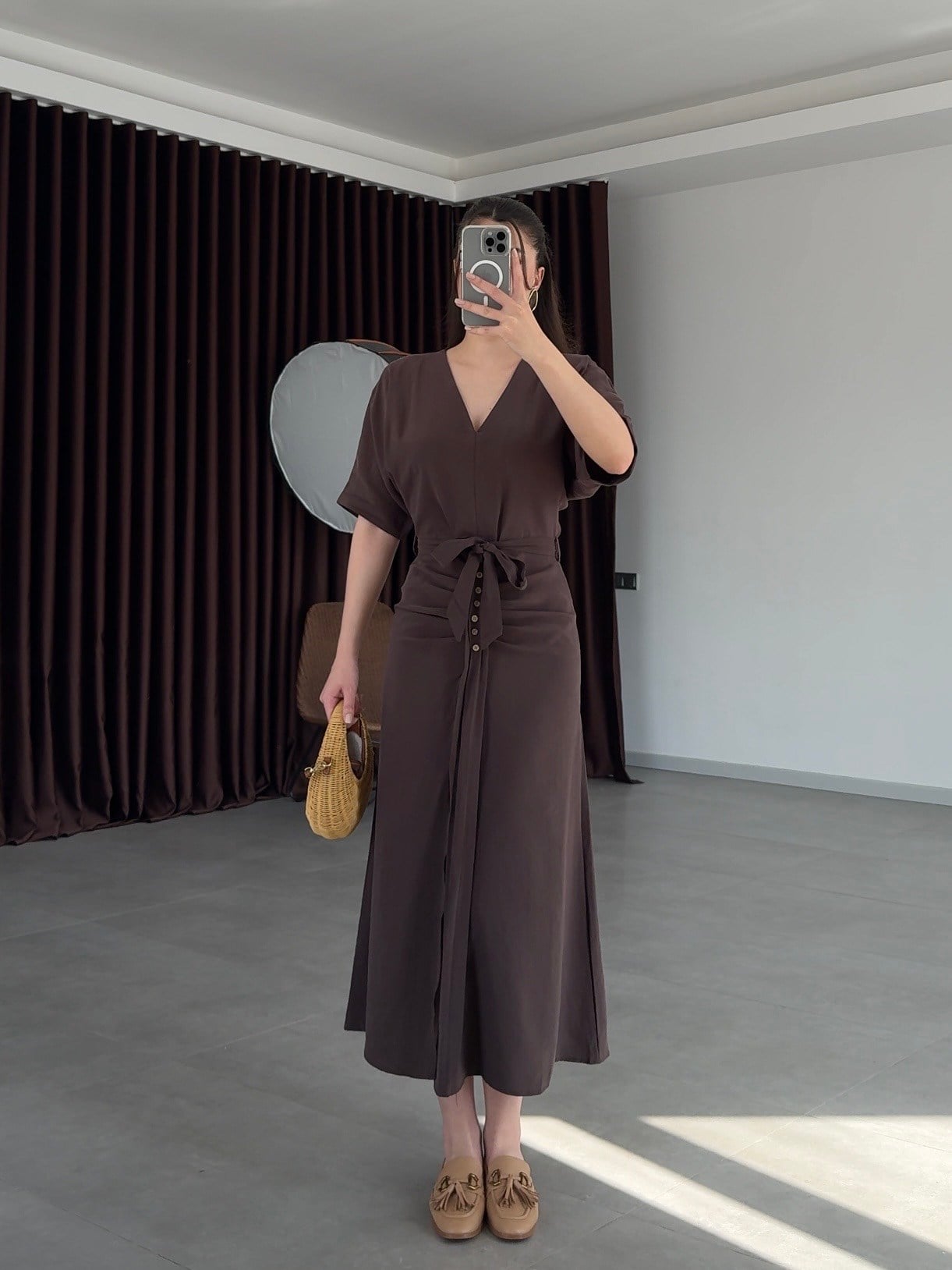 Kahve Eteği Süs Detaylı Elbise