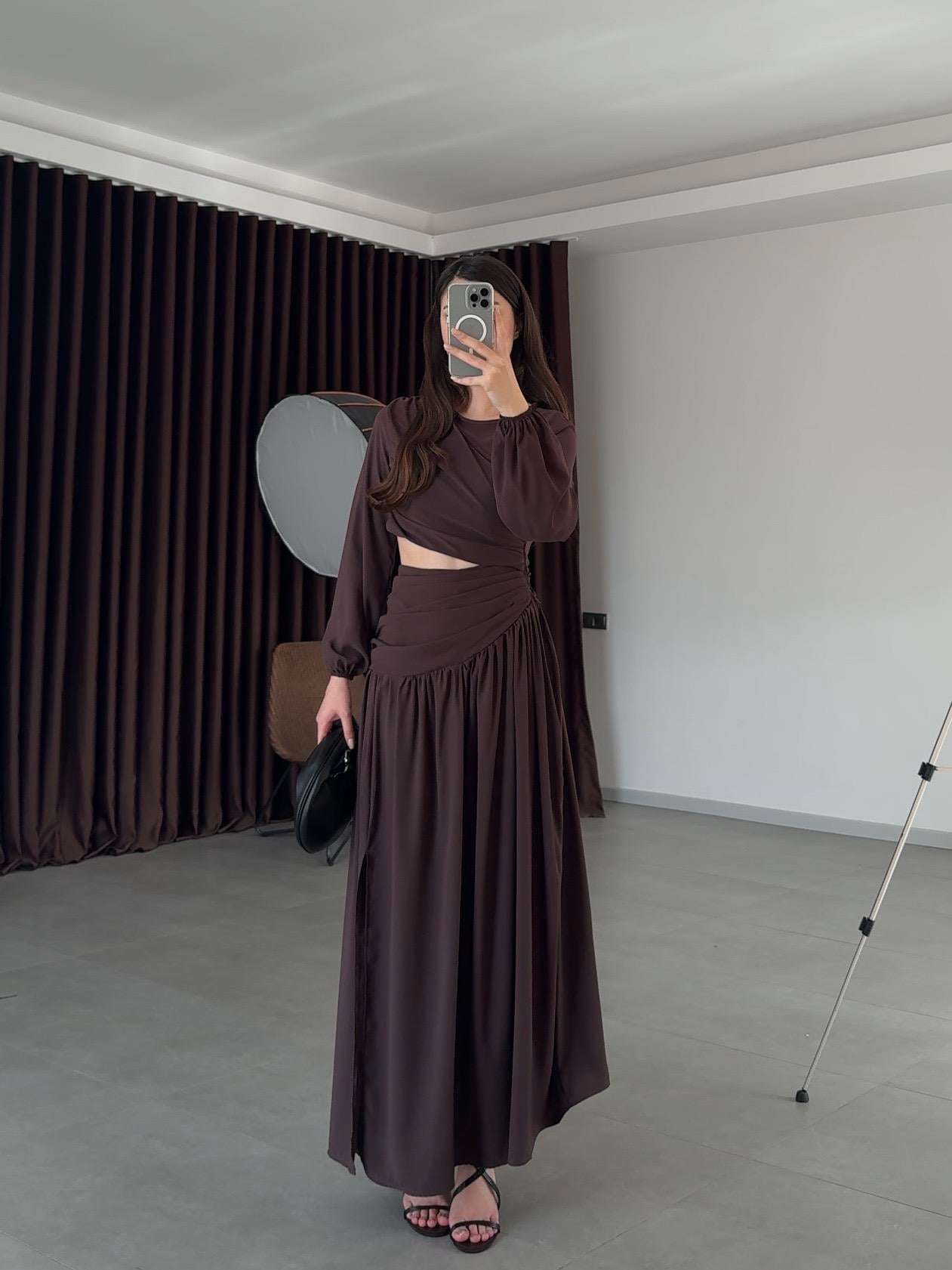 Kahve Bel Dekolte Detaylı Drapeli Elbise