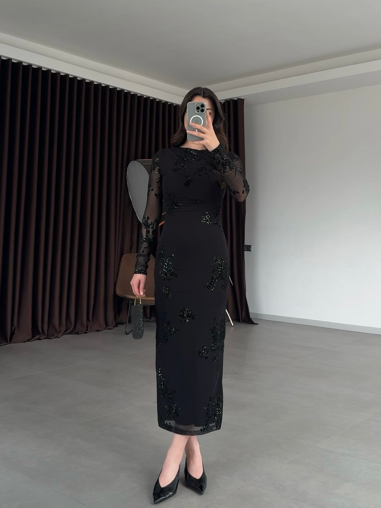 Kolları Tül Detaylı Sim Desenli Elbise- Siyah