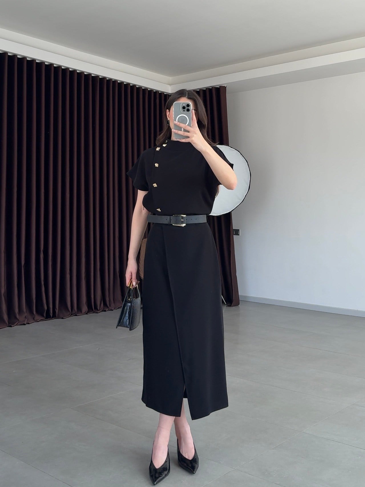 Siyah Kemerli Düğme Detaylı Elbise