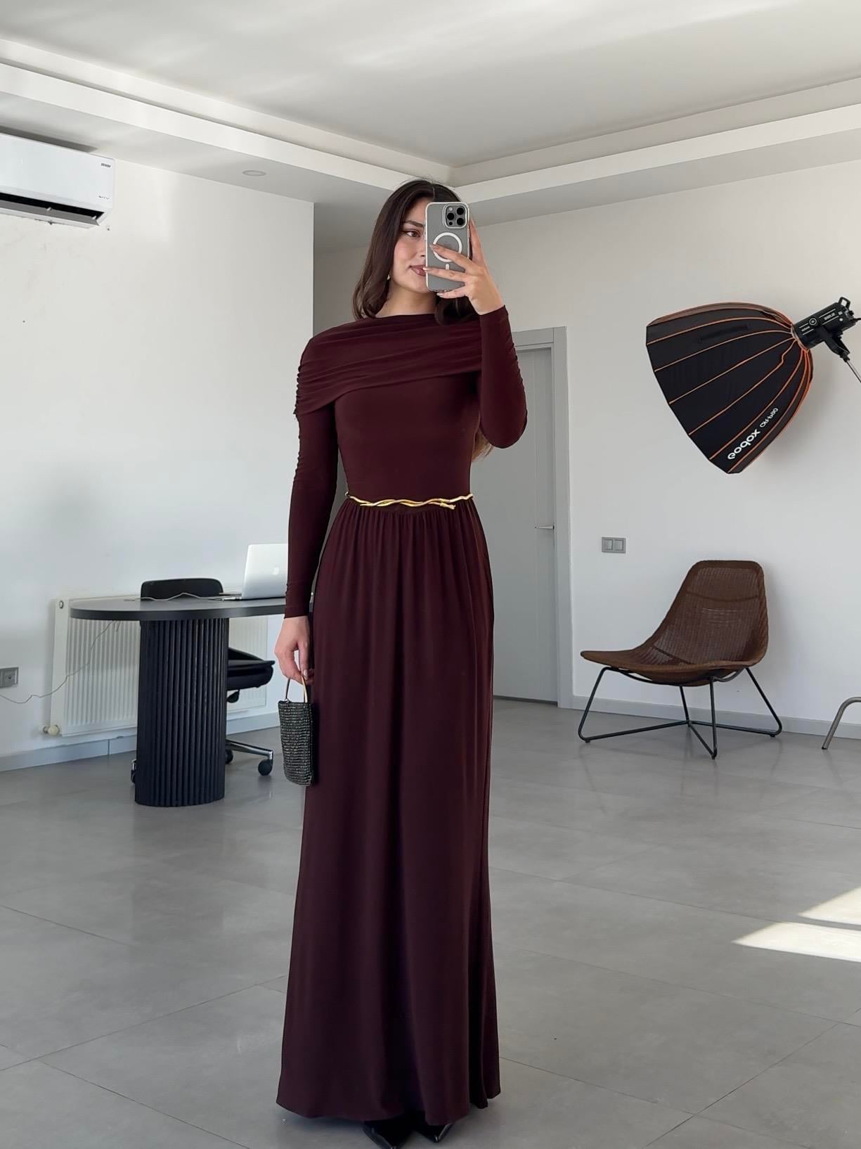 ŞAL YAKA GOLD KEMERLİ PREMIUM ELBİSE- Kahve