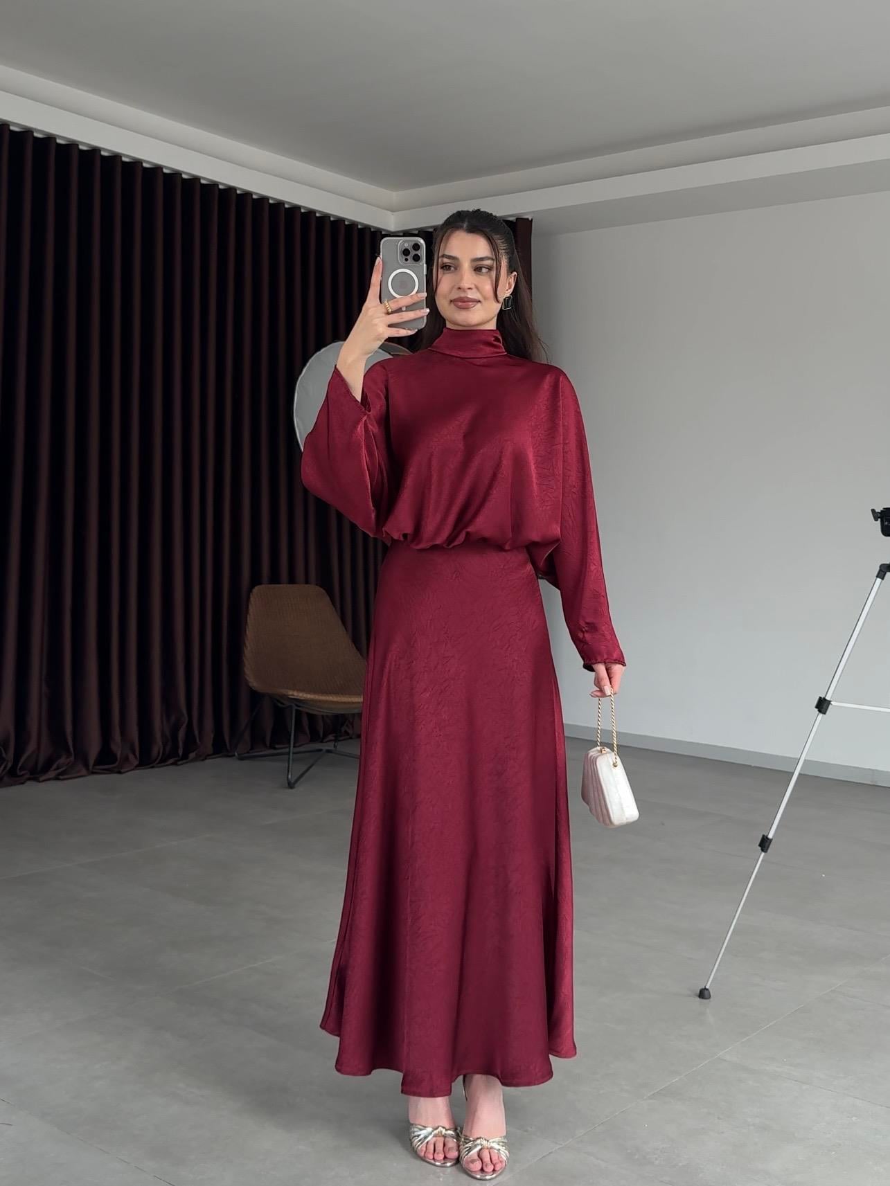 Arkadan Bağlamalı Uzun Saten Elbise- Bordo