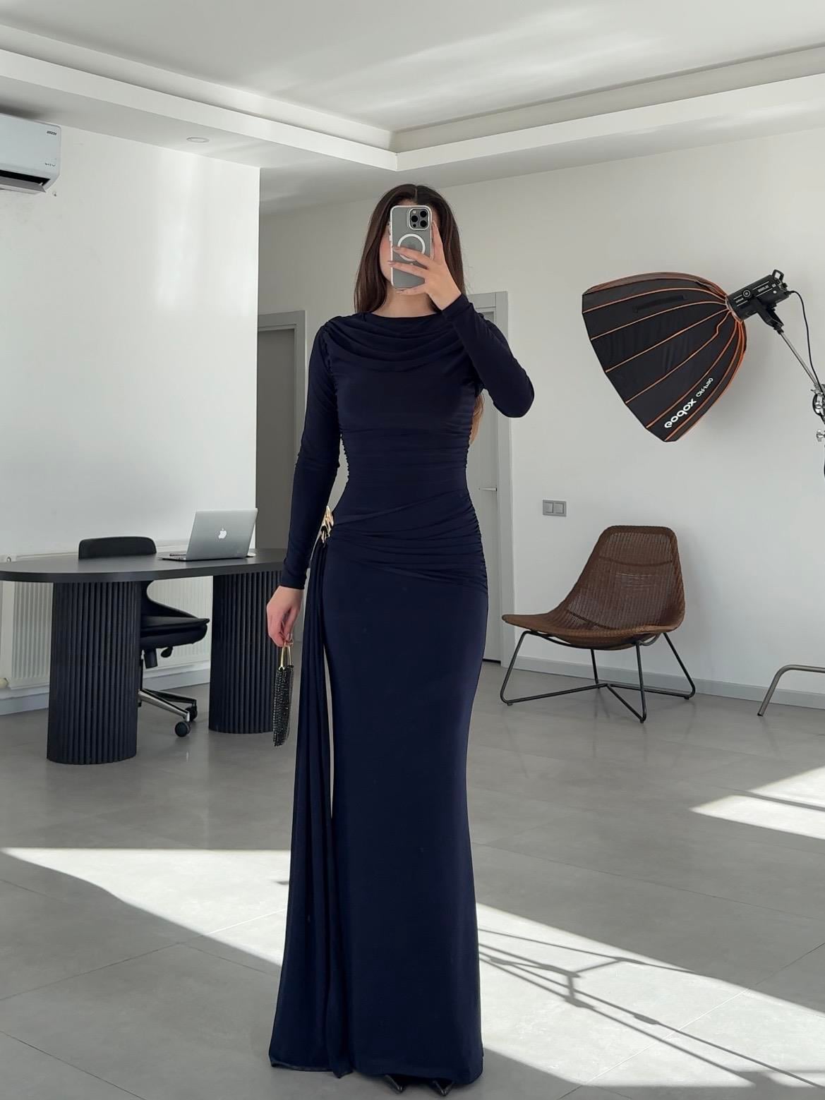 Nova Gold Broşlu Elbise- Lacivert 