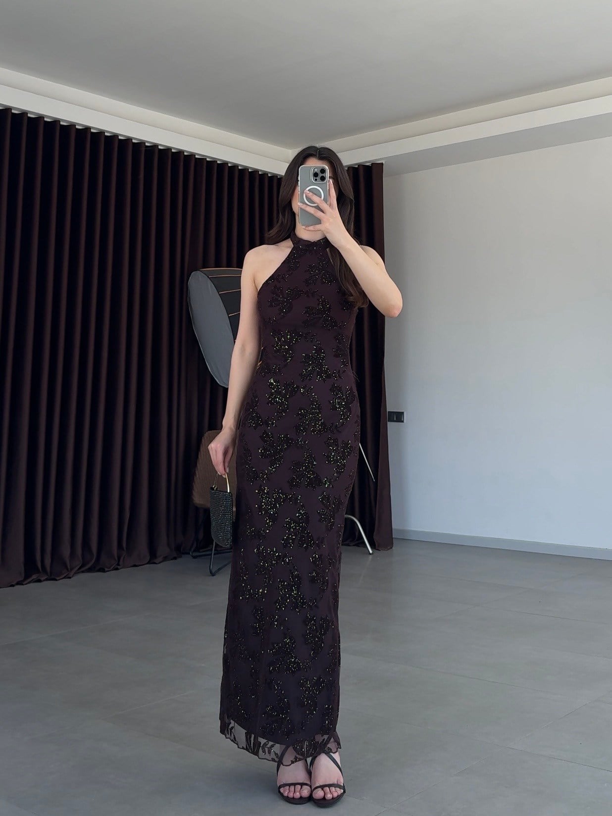 Boyundan Bağlamalı Sim Desenli Elbise- Kahve