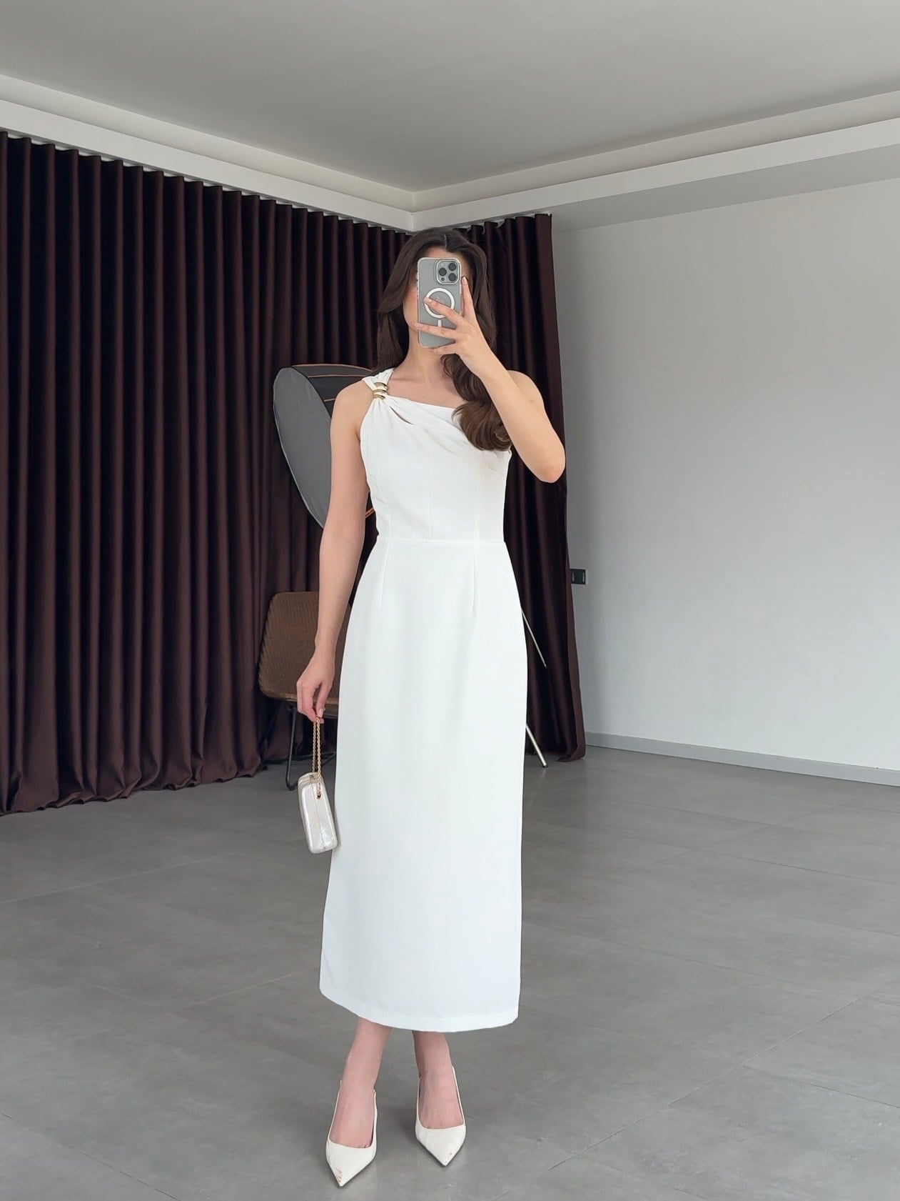 AKSESUAR DETAYLI ELBİSE- Beyaz