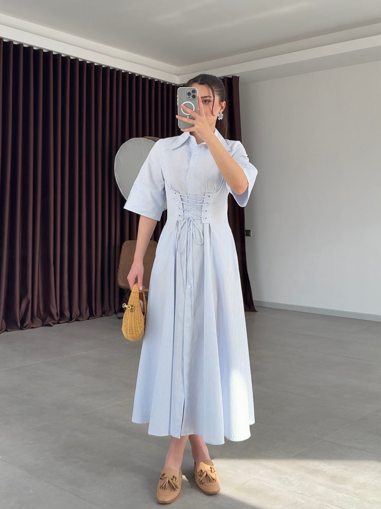 Çizgili Bağcık Detaylı Midi Elbise