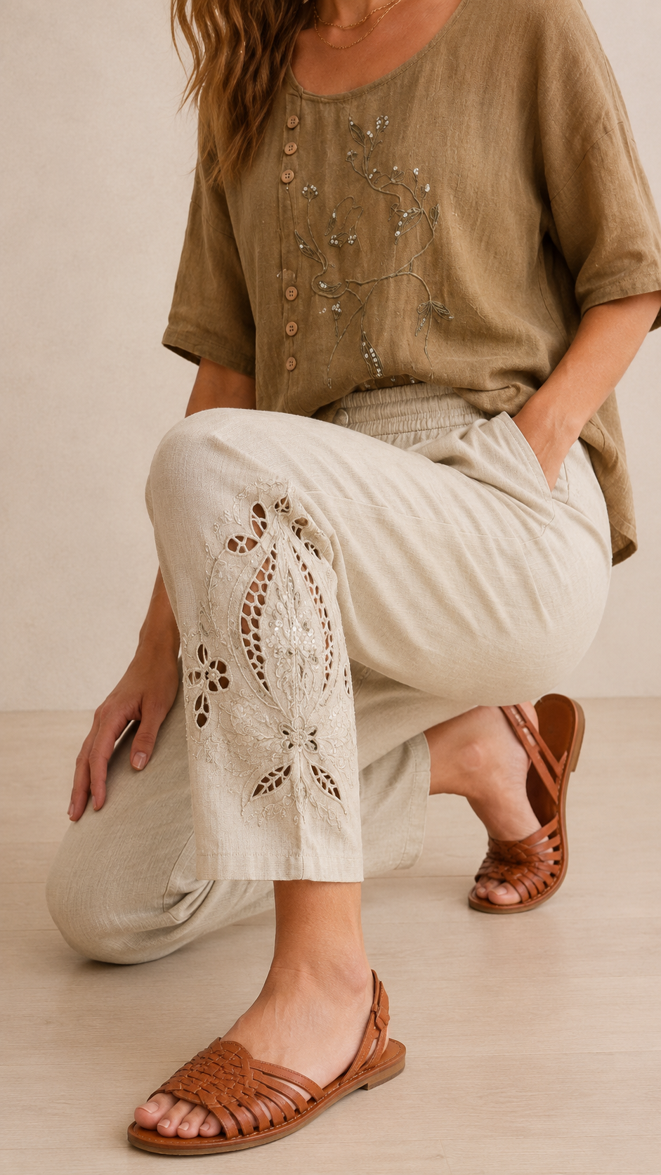 Nakışlı Paça PantolonshE TekstilNakışlı Paça Pantolon