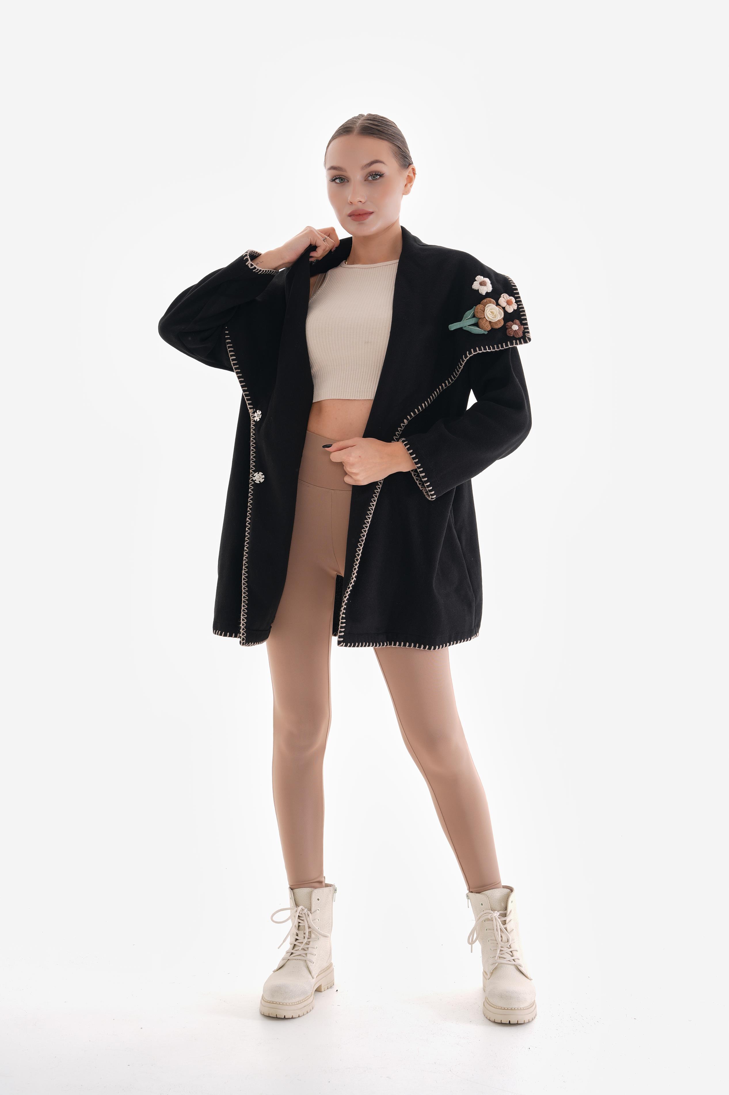 Oversize Kaşe Çiçekli HirkashE TekstilOversize Kaşe Çiçekli Hirka
