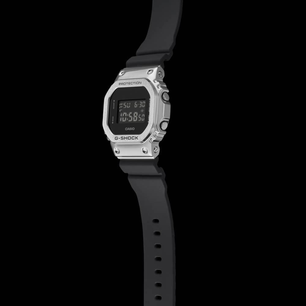 CASIO GM-5600U-1DR