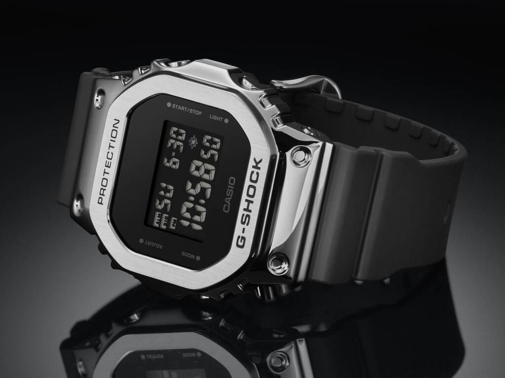 CASIO GM-5600U-1DR