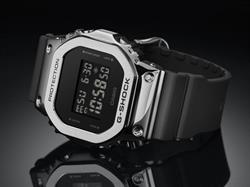 CASIO GM-5600U-1DR