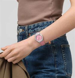 SWATCH YLS234