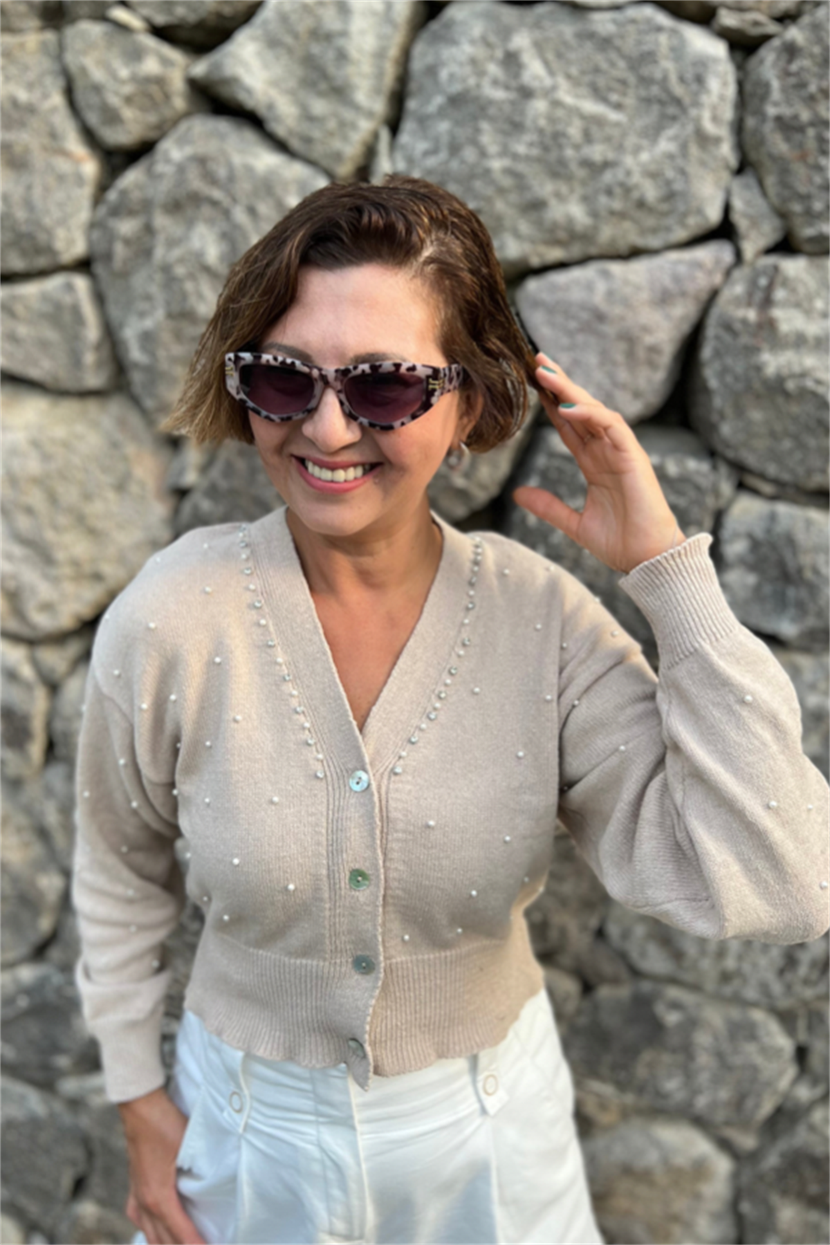 İNCİ DETAYLI TRİKO HIRKA
