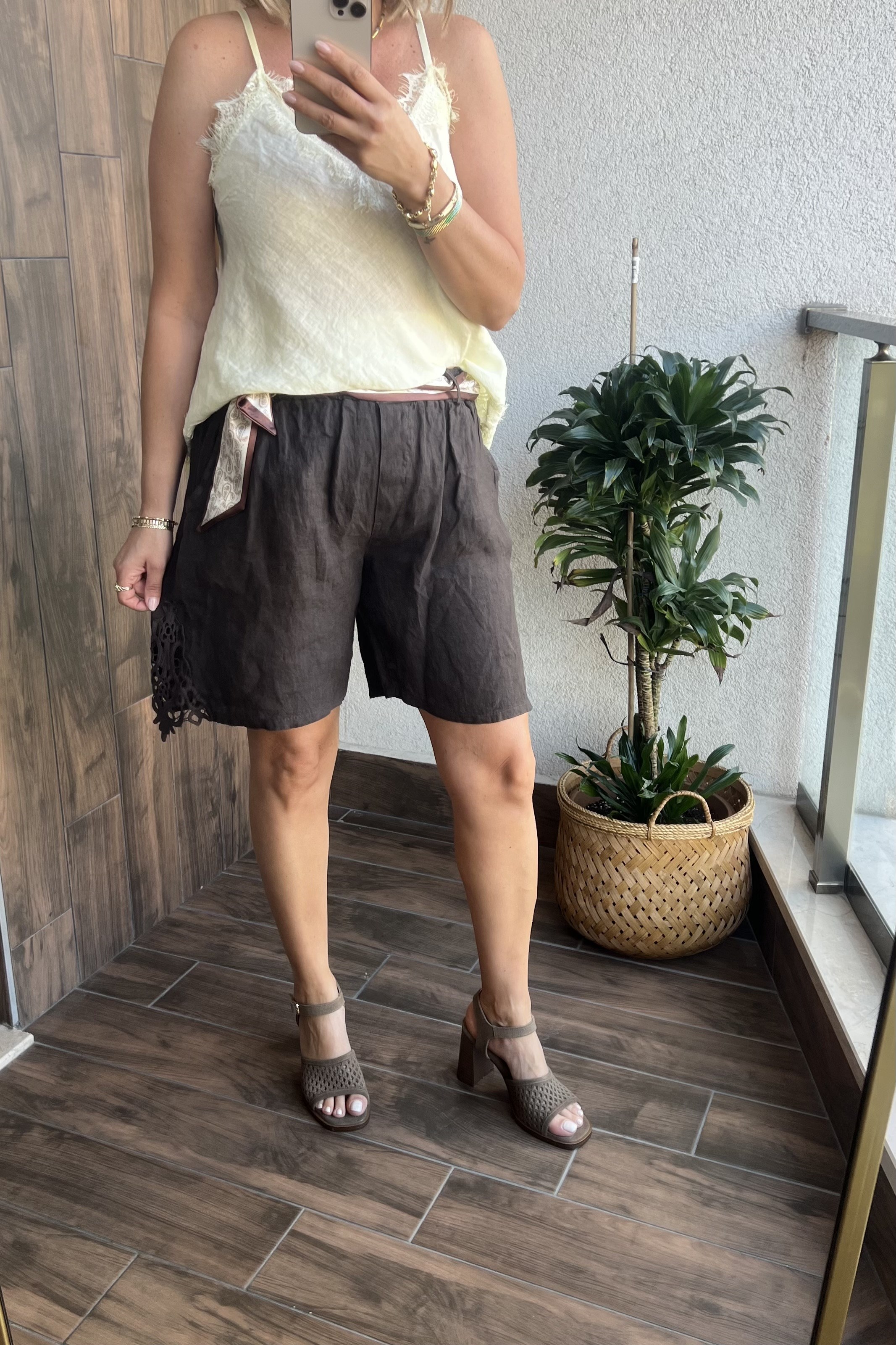 İTALYAN DANTELLİ KETEN ŞORT - Kahve