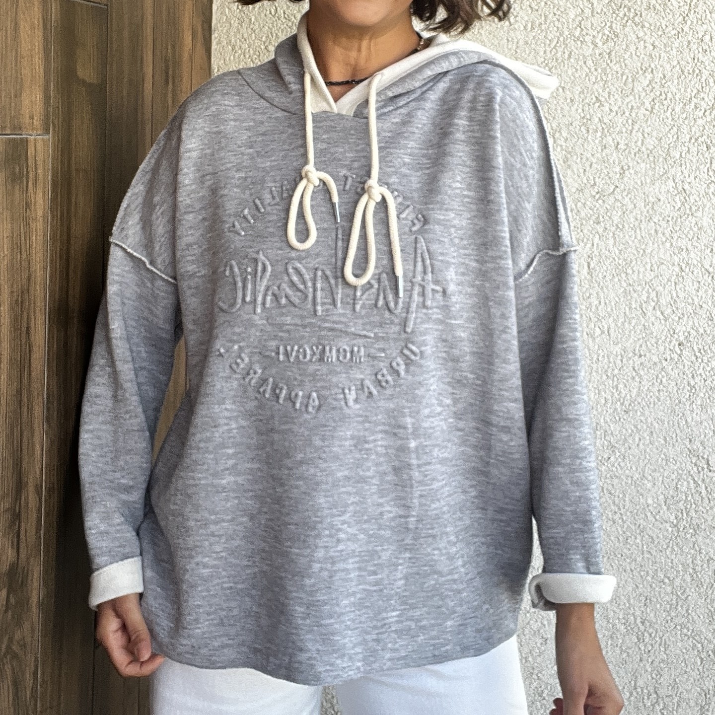 KABARTMA YAZI DETAYLI ÇELİK ÖRGÜ KAPÜŞONLU SWEATSHIRT - Gri