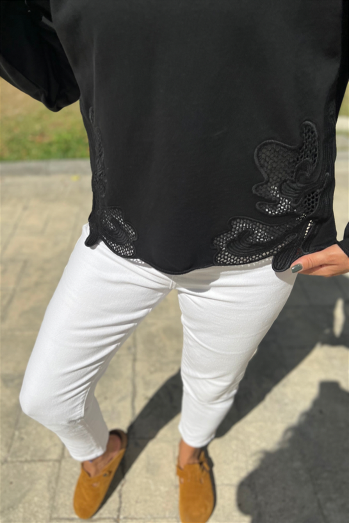 NAKIŞ DETAYLI SWEATSHIRT