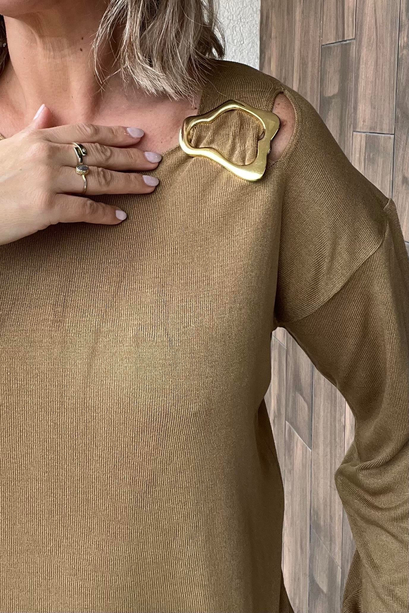 OMUZ TOKA DETAYLI İNCE TRİKO KAZAK