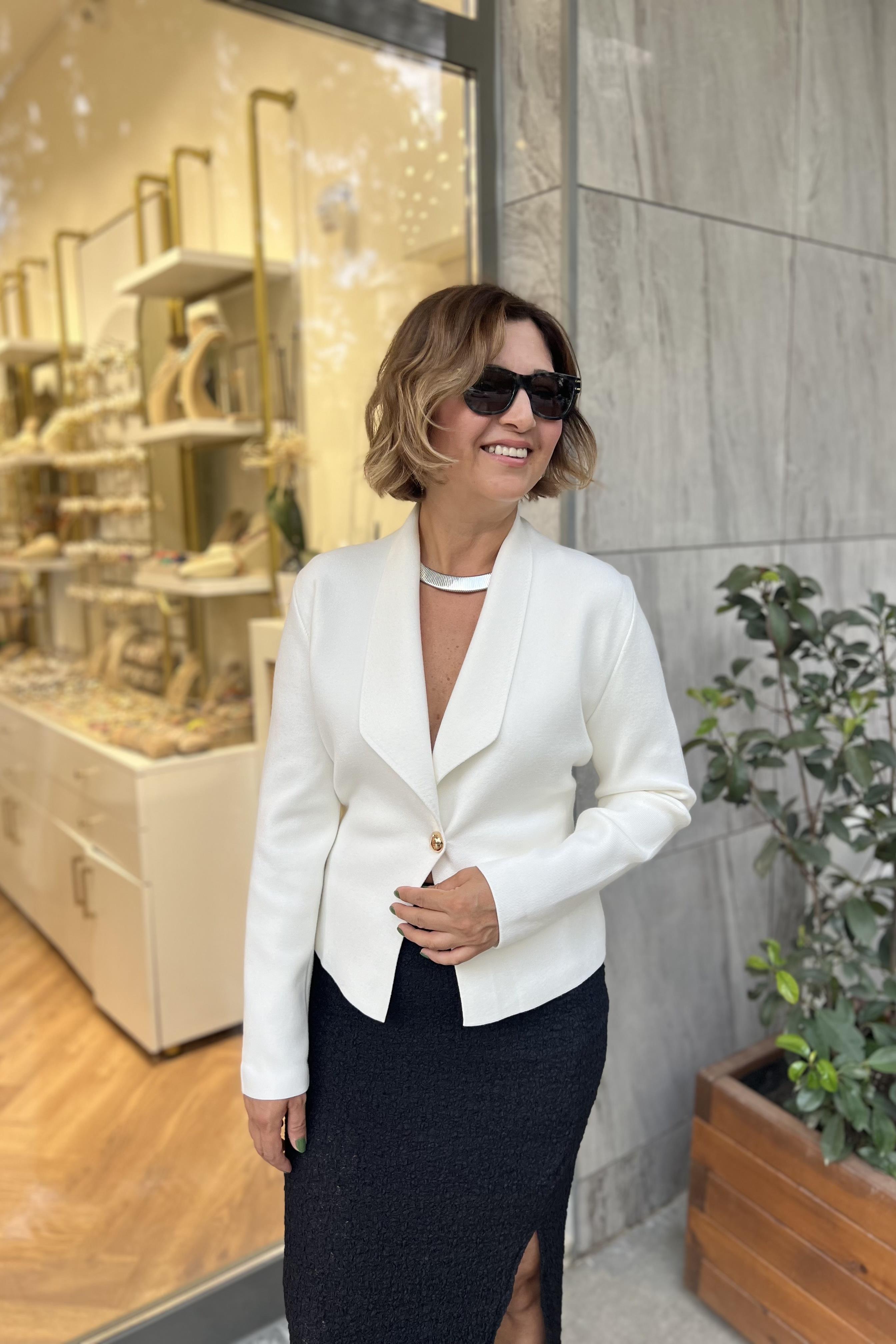 ŞAL YAKA DÜĞMELİ TRİKO EKRU HIRKA