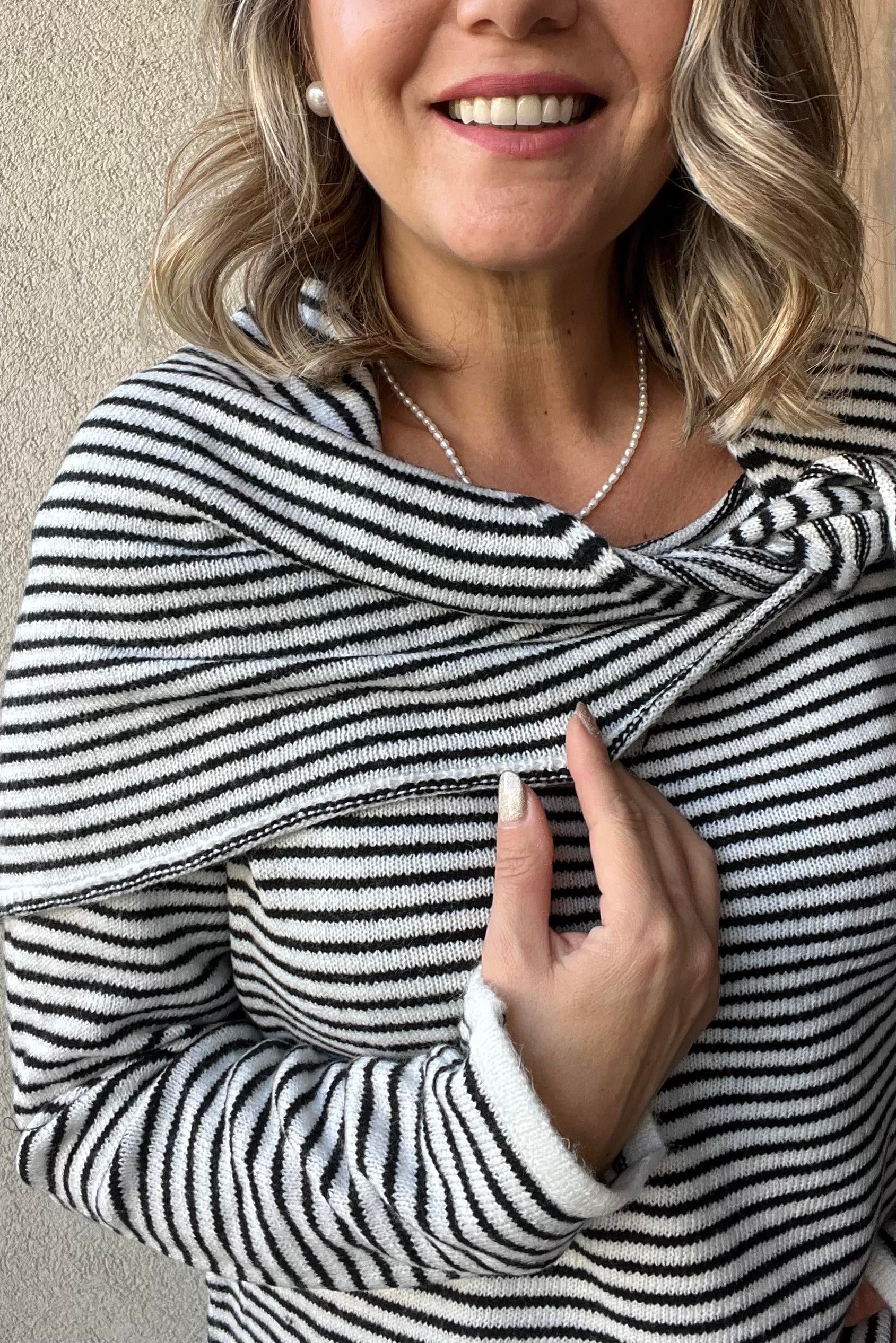 SİYAH ÇİZGİLİ ŞAL DETAYLI KAZAK