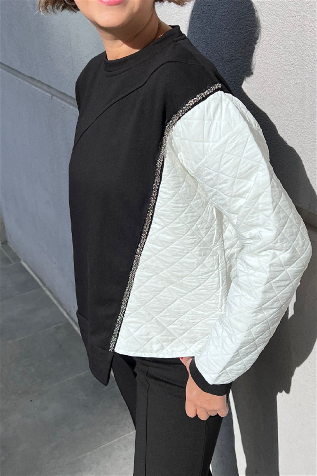Tek Kol Beyaz Sweatshirt