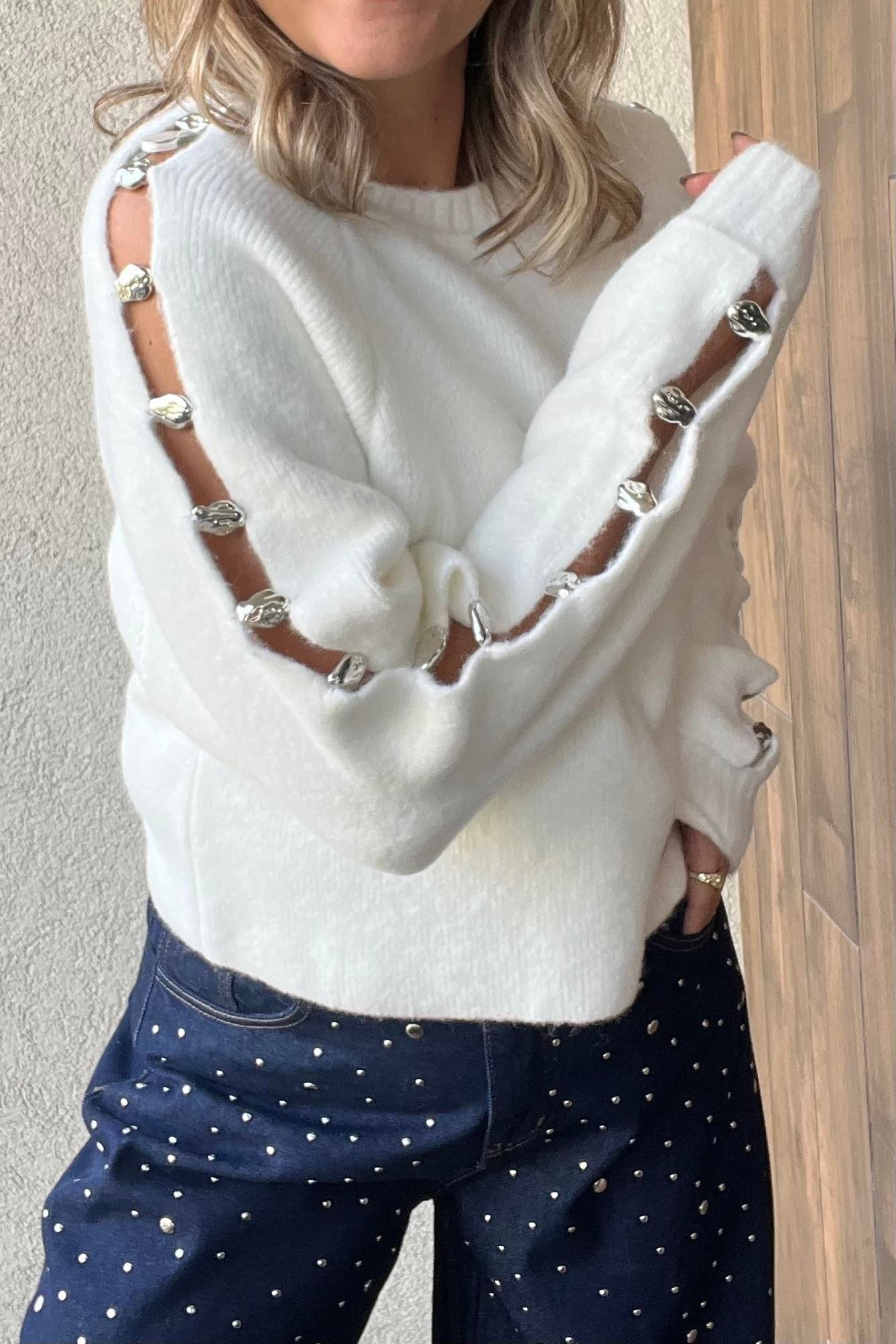 YÜN KARIŞIMLI AKSESUAR DETAYLI TRİKO KAZAK