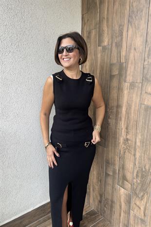 BİSİKLET YAKA AKSESUAR DETAYLI TRİKO BLUZ