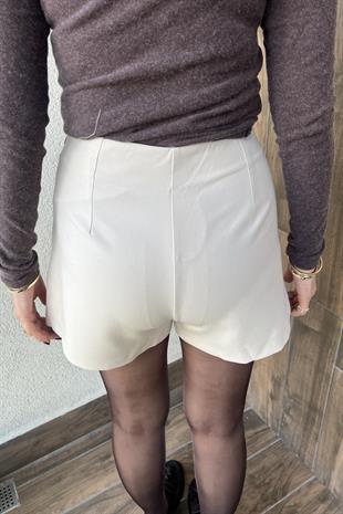 BROŞ DETAYLI EKRU ŞORT ETEK