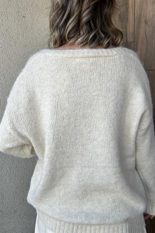 ÇİÇEK NAKIŞLI OVERSİZE İTALYAN YÜNLÜ HIRKA