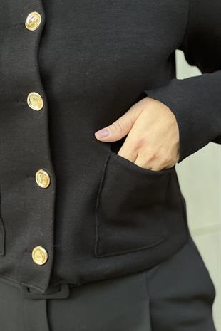 DÜĞME DETAYLI CEPLİ HIRKA