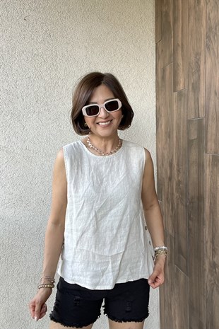 İTALYAN YANLARI DÜĞMELİ KETEN BLUZ 