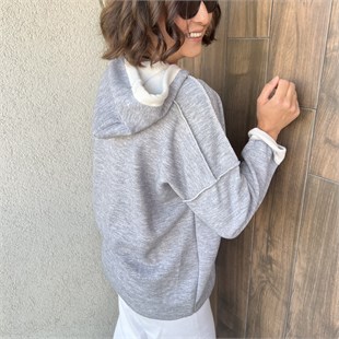 KABARTMA YAZI DETAYLI ÇELİK ÖRGÜ KAPÜŞONLU SWEATSHIRT - Gri