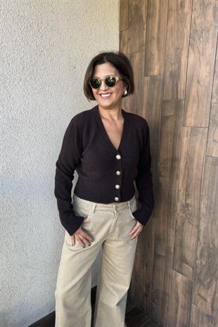 V YAKA DÜĞMELİ ACI KAHVE TRİKO HIRKA