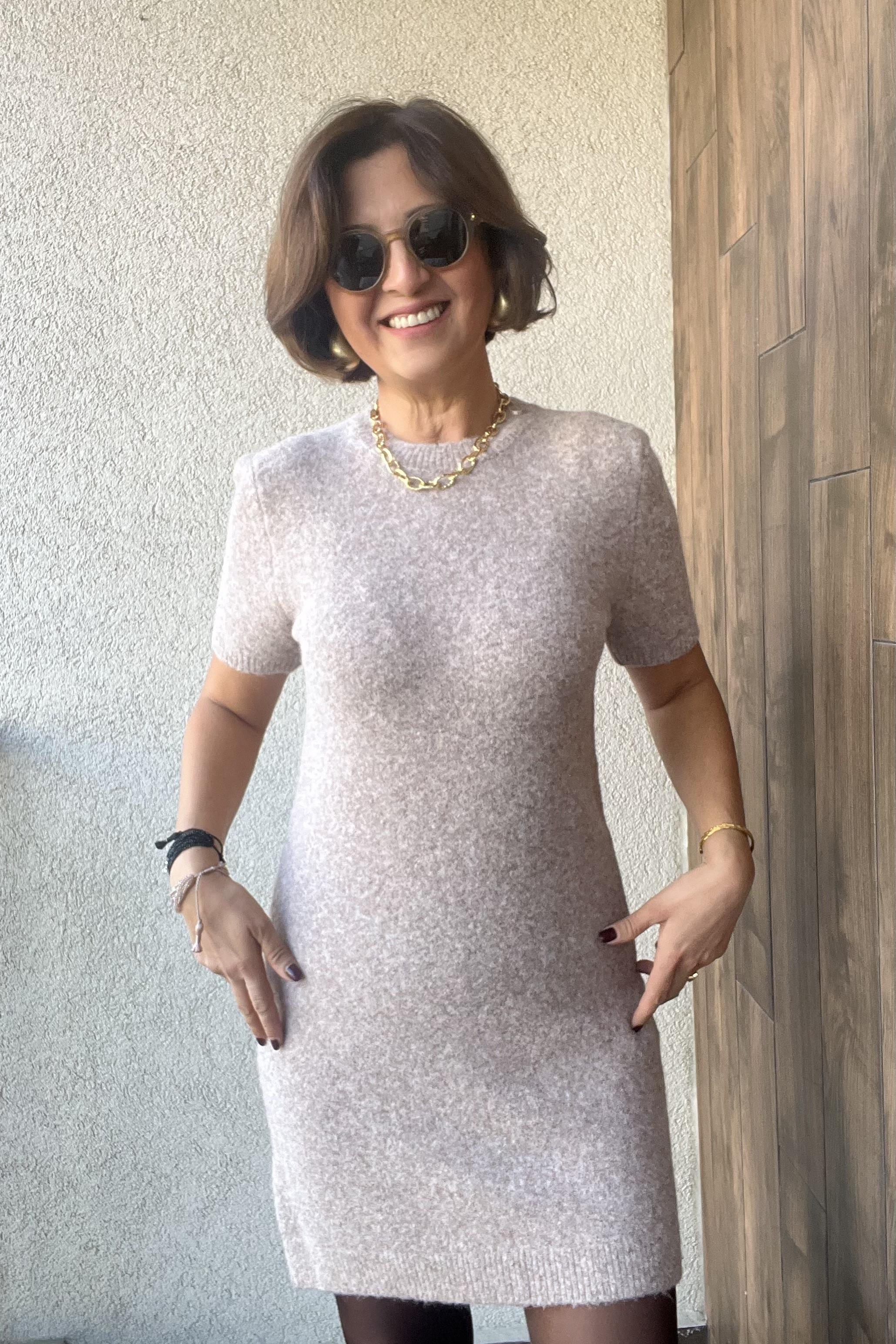 BİSİKLET YAKA YUMUŞAK DOKULU BEJ TRİKO ELBİSE