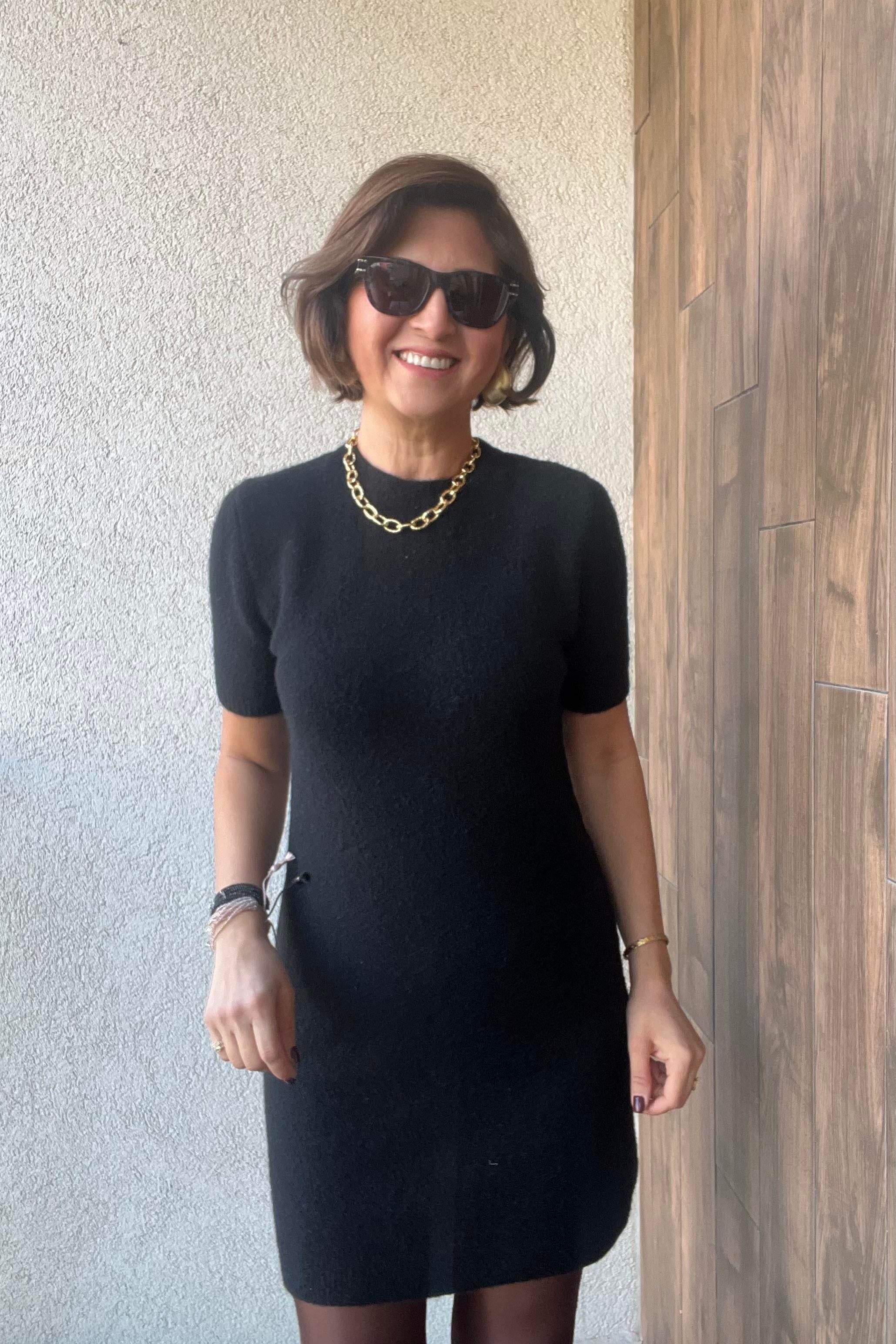 BİSİKLET YAKA YUMUŞAK DOKULU SİYAH TRİKO ELBİSE