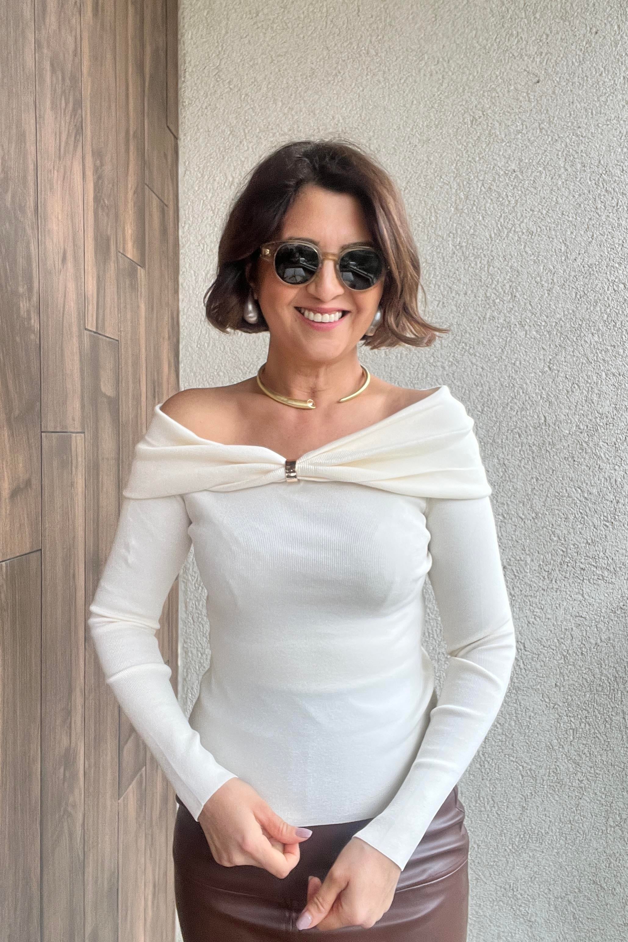 DİLVİN BARDOT YAKA AKSESUARLI EKRU TRİKO KAZAK