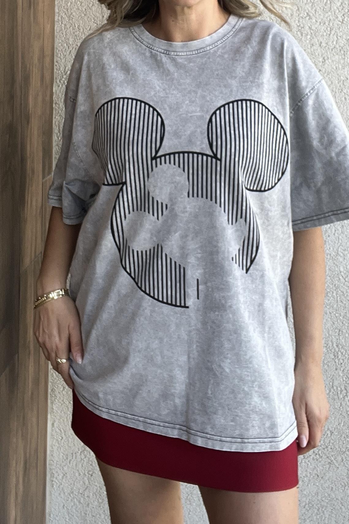 GRİ YIKAMALI MICKEY BASKILI TİŞÖRT · 2