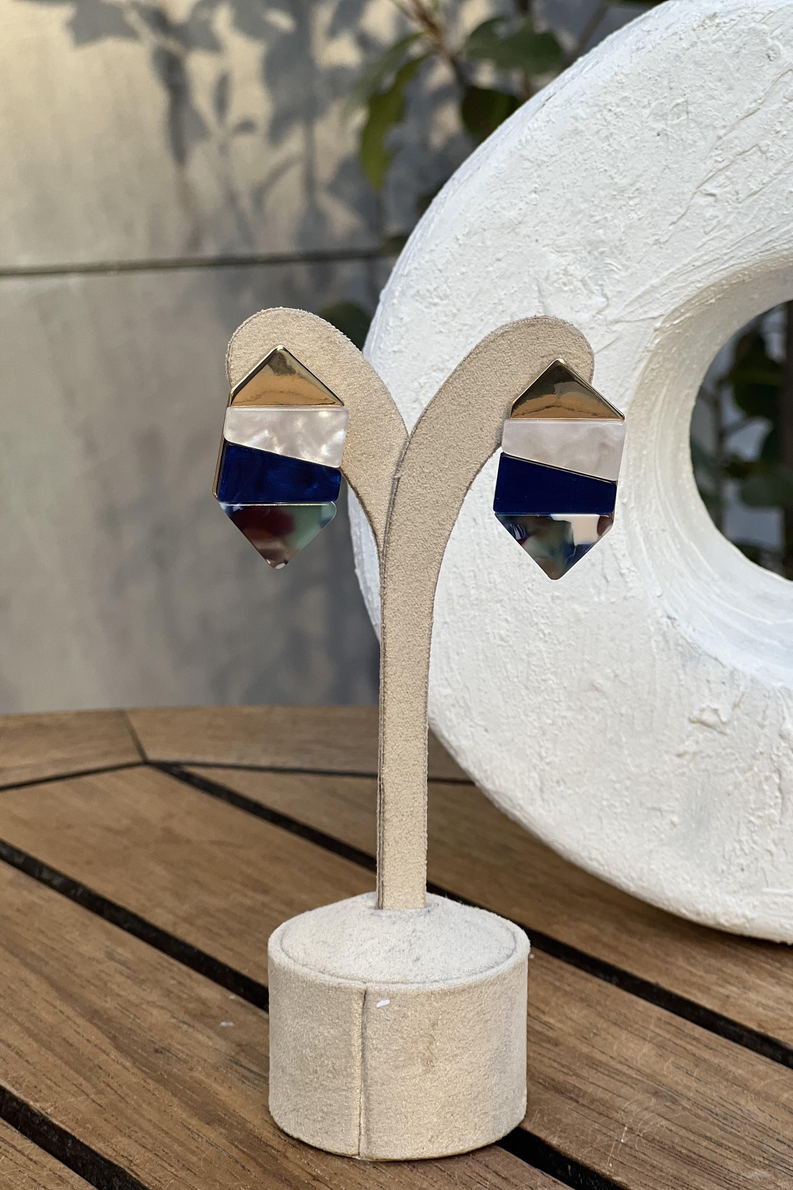 MAVİ LEOPAR DESENLİ SEDEFLİ ÇOKGEN KÜPE