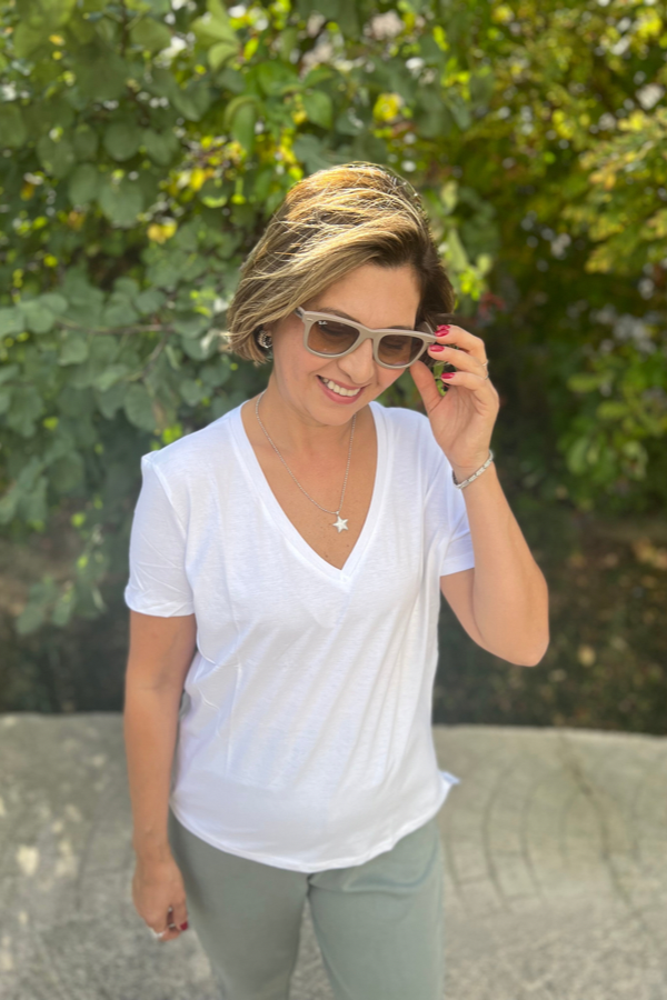 V YAKA BASIC TSHIRT