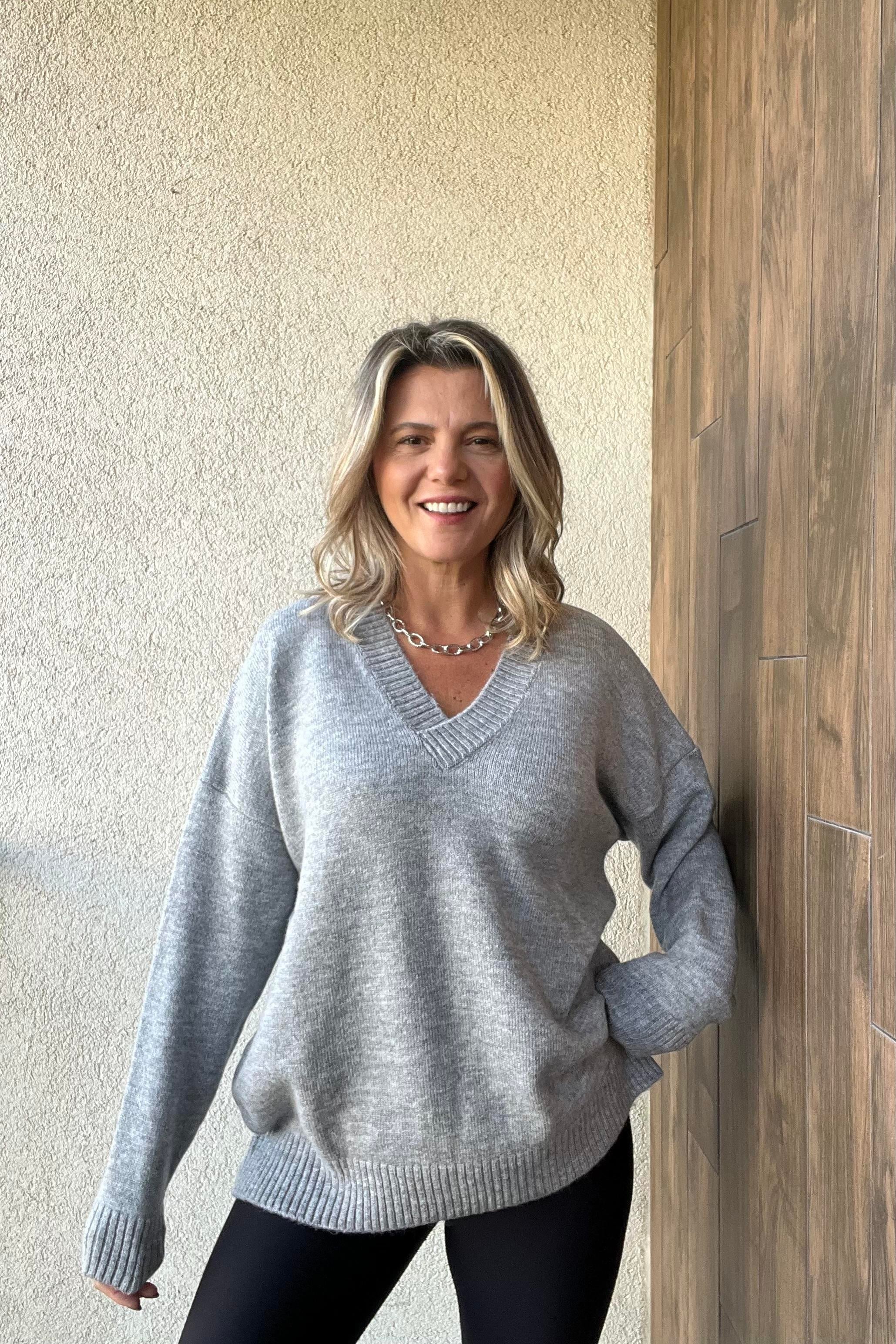 V YAKA GRİ UZUN TRİKO KAZAK