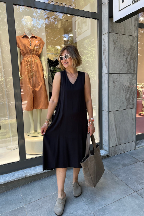 V YAKA SİYAH TENCEL KUMAŞ ELBİSE