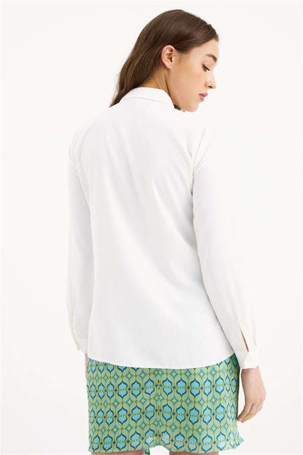 Sateen 881-2013 Ekru Kadın Zincir Detaylı Gömlek